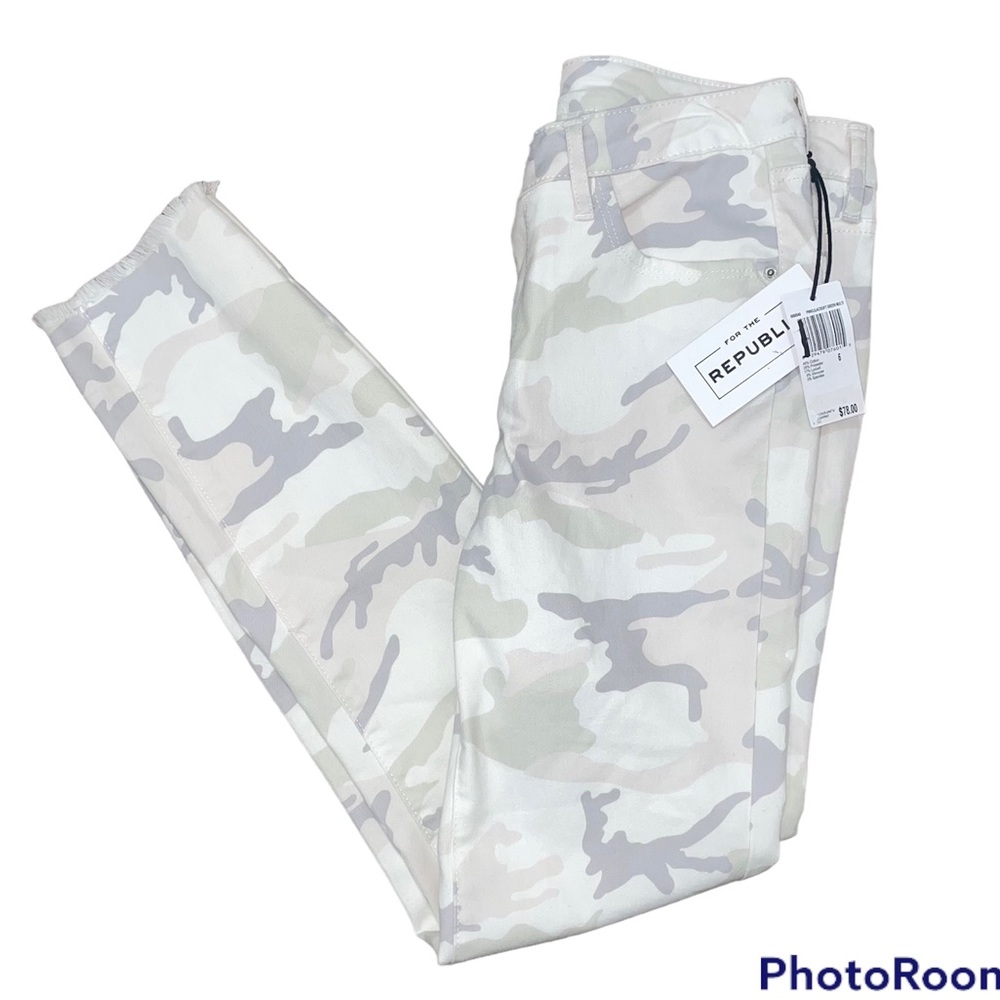 For the Republic camouflage skinny jeans raw edge hem Size 6